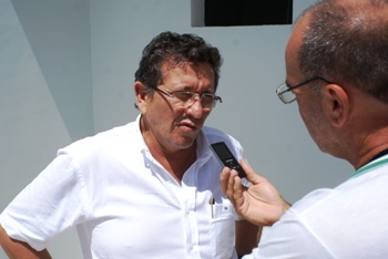 Entrevista de Caetano a Valdemí de Assis - foto: Raimundo Mascarenhas