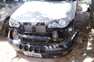 Fiat abandonado com drogas