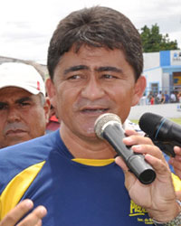 Professor Marcos Adriano