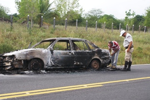 carro incendiado