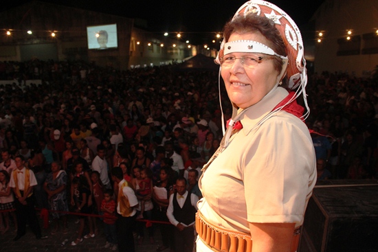 Fátima ganhou também as vestes usada no tempo do cangaço o que ela se orgulha de ter nascido no Sertão