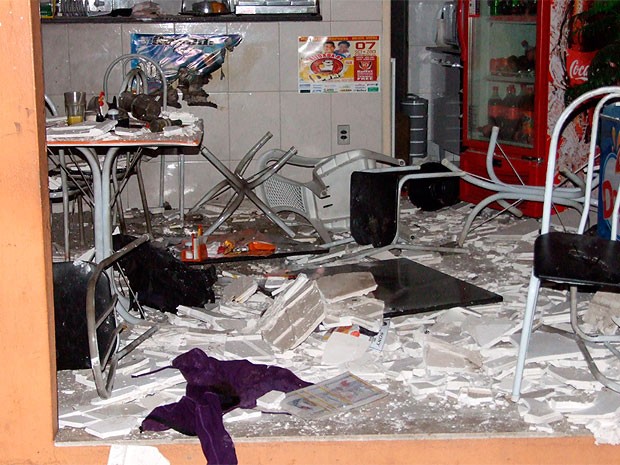 Atentado com bomba caseira em Jacobina, Bahia (Foto: Bahia Acontece)