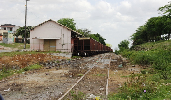 Os vagões que não sofreram  danos foram  conduzidos para a extinta  estação de Salgadália.
