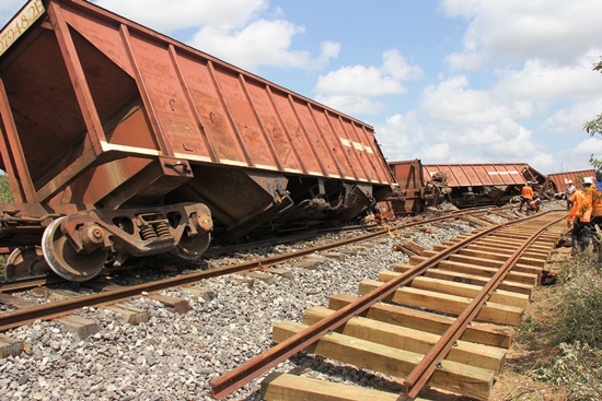 descarrilamento de trem em salgadália - fotos- raimundo mascarenhas - calila noticias-des