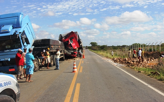 acidente com carreta-2