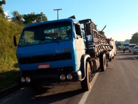 caminhão agua mineral