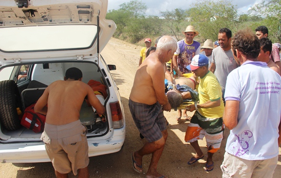 A pele já estava roxa característica de asfixia, mesmo assim foi levado para o hospital pois havia sinais vitais. 