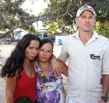 Isabel (de vermelho) disse que a irmã não mudou nada em 25 anos.