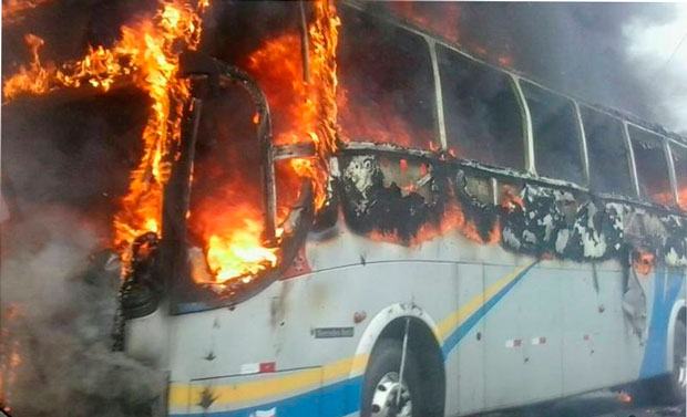 colisão de onibus com moto
