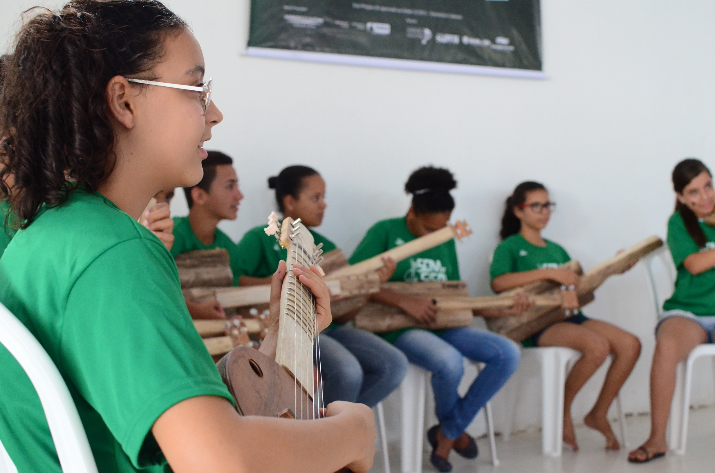 OFICINAS DE M+ÜSICAS (1)