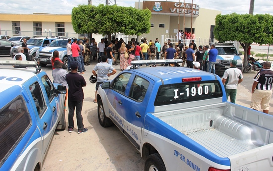 Sessão desta terça contou com policiais militares do Batalhão de Senhor do Bonfim.