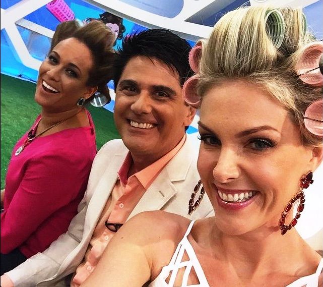 463112-ana-hickmann-posa-de-bobe-no-cabelo-ao-950x0-2