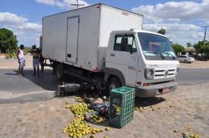 Vítima seguia pela BR 116 quando foi surpreendida pelo caminhão que saia de uma churrascaria.