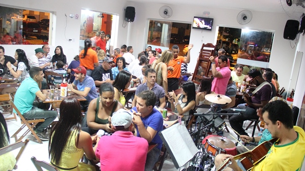 Santana Petiscaria (97) e Louge Bar - foto-Raimundo Mascarenhas