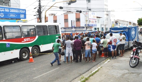 acidente entre buzu e moto-des
