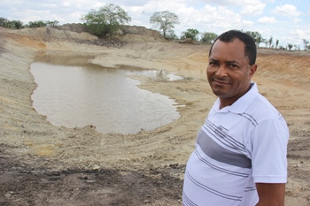 Zé Hamilton garante que a região está bem servida e agora é só esperar que Deus mande muita chuva.