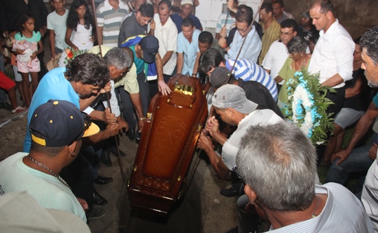 sepultamento de toinho.4