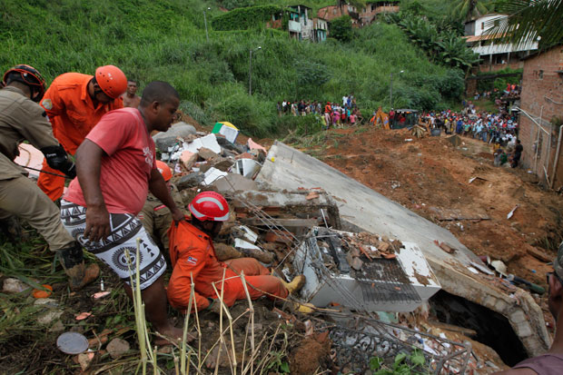 desabamento de casas em salvador