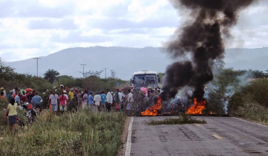 protesto em itiuba - des