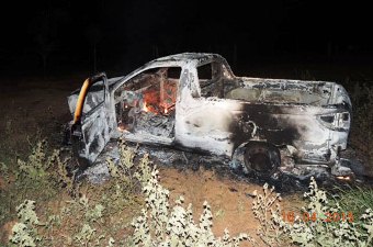 Como ocorre na maioria dos assaltos, carro usado é queimado.
