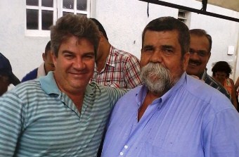 Prefeito Helio (direita) e seu vice Humberto cassados.