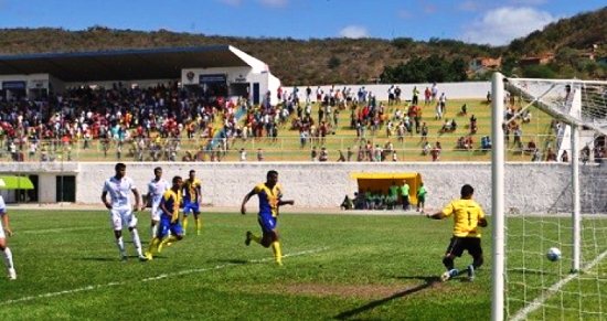 3418,fluminense-de-feira-perde-para-o-jequie-mas-se-mantem-lider-da-2-divisao-3