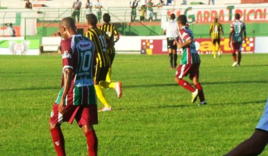 3441,flu-de-feira-e-ypiranga-ficam-no-empate-e-briga-pelo-acesso-segue-acirrada-3