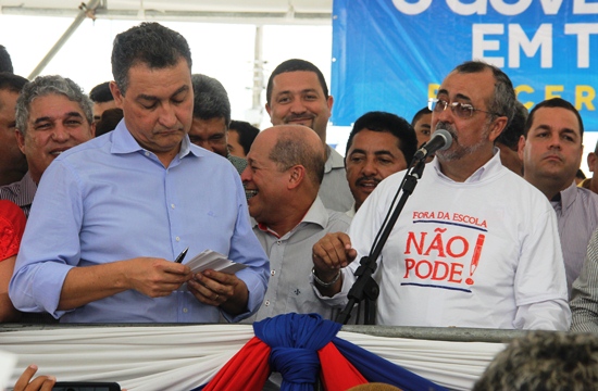 ismael prefeito de valente e rui costa governador - foto - raimundo mascarenhas