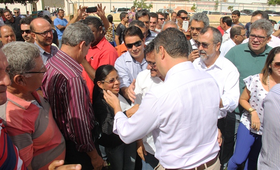 rui entrega casas do minha casa minha vida em tucano - 17 - foto- raimundo mascarenhas