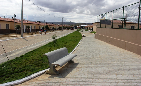 rui entrega casas do minha casa minha vida em tucano - 2 - foto- raimundo mascarenhas