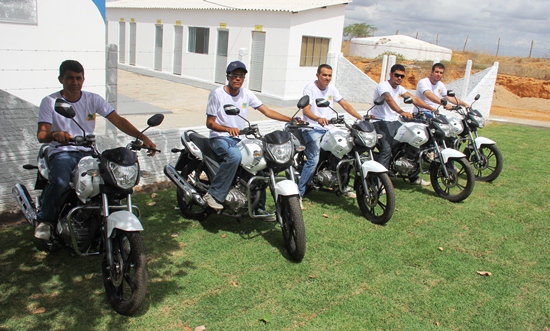rui entrega casas do minha casa minha vida em tucano - 20 - foto- raimundo mascarenhas