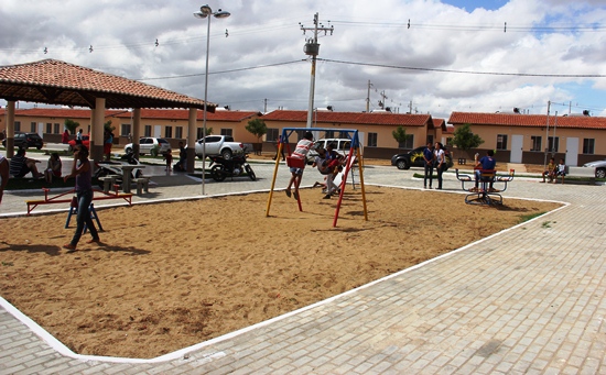 rui entrega casas do minha casa minha vida em tucano - 3 - foto- raimundo mascarenhas