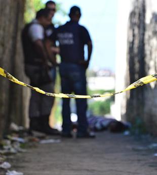 A Polícia não confirma se o crime tem relação com a morte da doméstica.