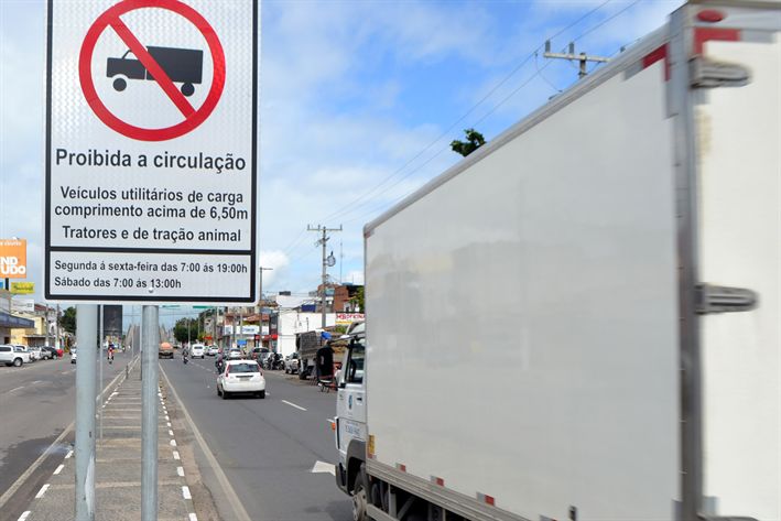 Placas de tr_nsito - foto Silvio Tito (6)