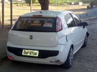 Veículo estava com placas adulteradas