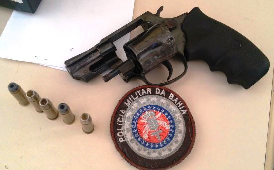 revolver apreendido em araci