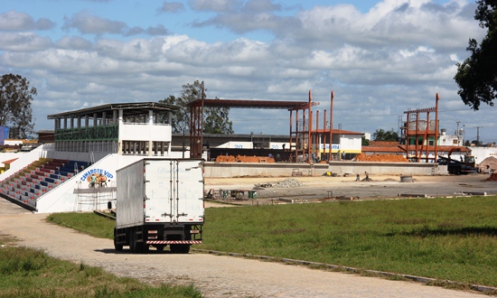 A obra está bem mais avançada do que pode ser visto na foto, pois foi feita no dia 30 de julho.