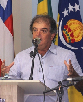Vertinho foi prefeito por três mandatos em Coité. 1989 a 1992; 1997 a 2000; 2004 a 2008.