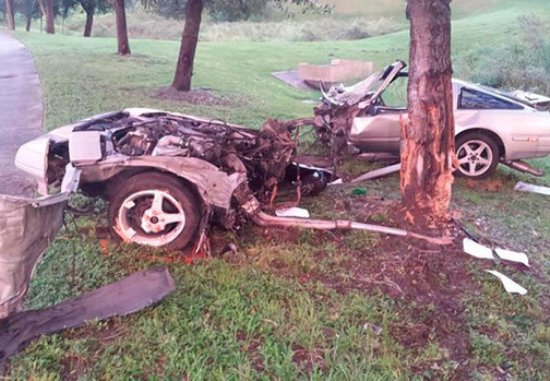 carro divide ao meio