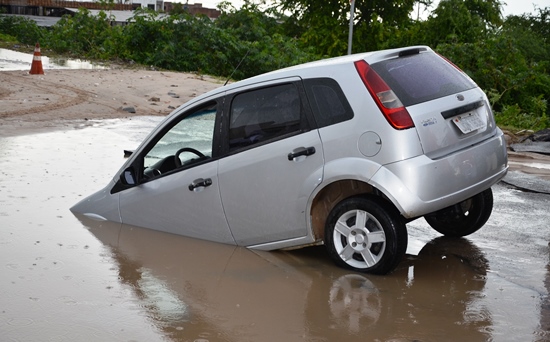 fiesta tragada pelo buraco.4