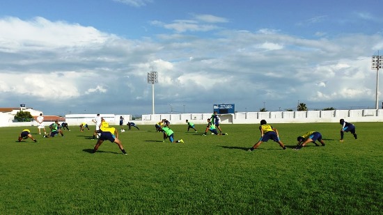 Depois de quase uma hora teve inicio o treino. Foto: Hora da Verdade.