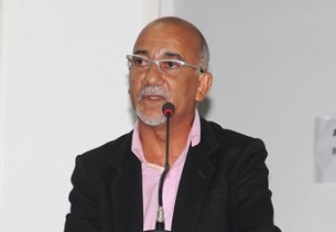 Edvaldo Teixeira representou Osni na abertura dos trabalhos legislativos.