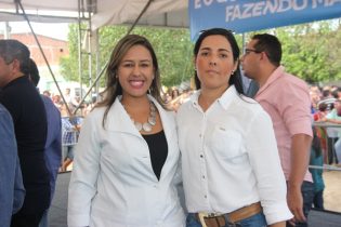 Enfermeira Luciana e Itácia dizem que estão comprometidas para o bom funcionamento da unidade | foto: Raimundo Mascarenhas