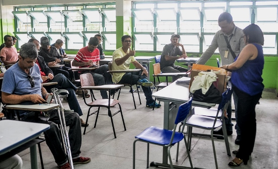 Arquivo (2015) candidatos fazendo provas (1)