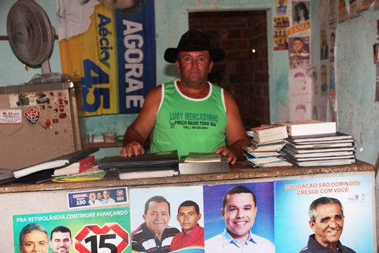 colecionador da fotos de políticos