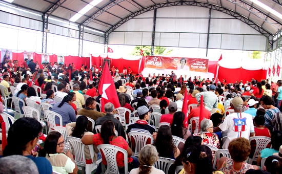 Militância enfrentou chuva no momento da convenção, mesmo assim marcou presença | Foto: Raimundo Mascarenhas