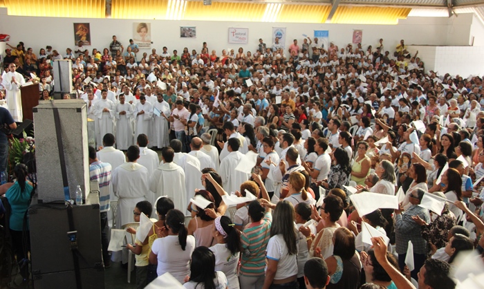Multidão lotou o Caic na VIII Festa da Família | foto: Raimundo Mascarenhas