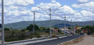 A avenida liga o centro a comunidade de Santa Rosa