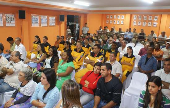 Joilson Lessa recebe moção de aplauso na camara de coite - foto:Raimundo mascarenhas