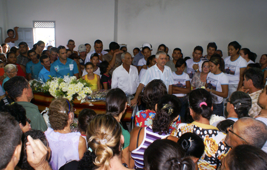 sepultamento-pe-de-serra-capela-do-cemiterio-foto-raimundo-mascarenhas